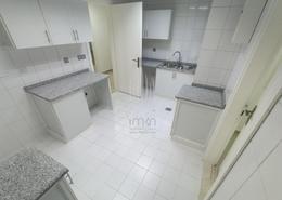 شقة - 3 غرف نوم - 4 حمامات للكراء في برج السوق - شارع الكورنيش - أبوظبي