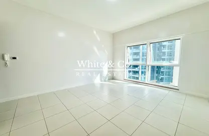 Apartment - Studio - 1 Bathroom for rent in Cascades Tower - Dubai Marina - Dubai