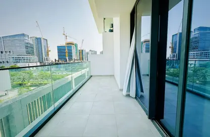 شقة - غرفة نوم - 1 حمام للايجار في زا باراجون لآي جي او - الخليج التجاري - دبي