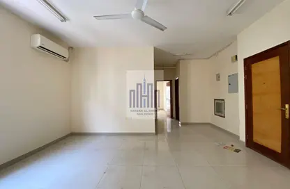 شقة - غرفة نوم - 1 حمام للايجار في مبني السلام - تجارية مويلح - الشارقة