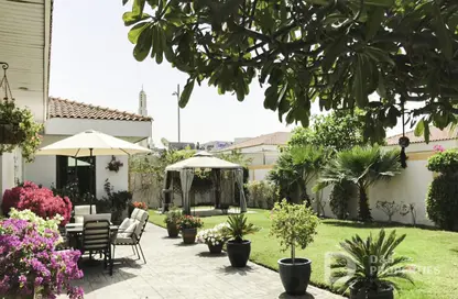 Villa - 3 Bedrooms - 5 Bathrooms for sale in Umm Suqeim 2 Villas - Umm Suqeim 2 - Umm Suqeim - Dubai