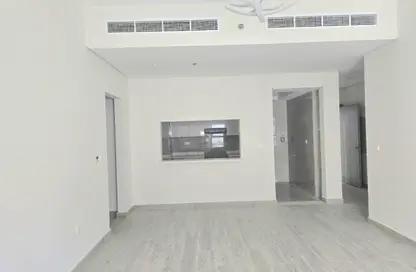 Apartment - 1 Bedroom - 2 Bathrooms for rent in District 12 - Jumeirah Village Circle - Dubai