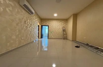 شقة - غرفة نوم - 2 حمامات للايجار في سيفيك سينتر - الجيمي - العين
