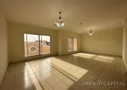 صورةغرفة فارغة لـ: شقة - 2 غرف نوم - 3 حمامات للبيع في مابل 1 - حدائق الإمارات 2 - قرية الجميرا سركل - دبي, صورة 1