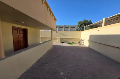 Villa - 3 Bedrooms - 4 Bathrooms for rent in Khuzam - Ras Al Khaimah