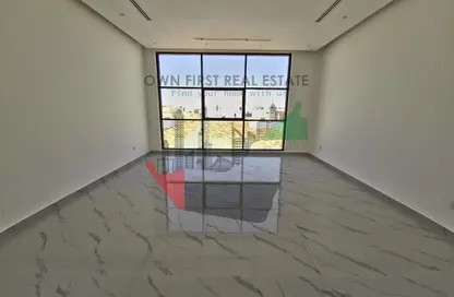 Villa - 5 Bedrooms - 6 Bathrooms for rent in Al Aweer 1 - Al Aweer - Dubai