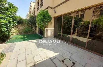 Villa - 4 Bedrooms - 5 Bathrooms for rent in Jumeirah 1 Villas - Jumeirah 1 - Jumeirah - Dubai
