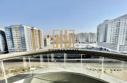 شقة - 2 غرف نوم - 3 حمامات للايجار في برج صحارى 3 - مجمع صحارى - النهدة - الشارقة
