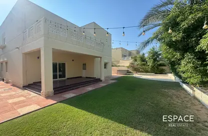 Villa - 4 Bedrooms - 3 Bathrooms for rent in Meadows 9 - Meadows - Dubai
