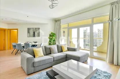 Apartment - 2 Bedrooms - 4 Bathrooms for rent in Al Msalli - Shoreline Apartments - Palm Jumeirah - Dubai