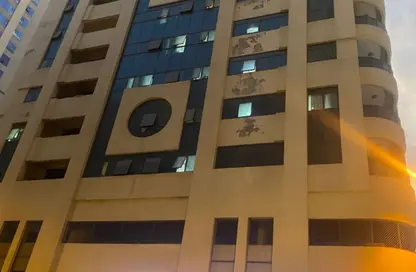 عمارة بالكامل - 8 غرف نوم - 8 حمامات للبيع في المجاز 3 - المجاز - الشارقة