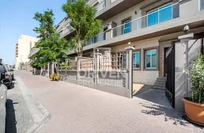 Villa - 5 Bedrooms - 6 Bathrooms for rent in Casa Royale II - Casa Royale - Jumeirah Village Circle - Dubai
