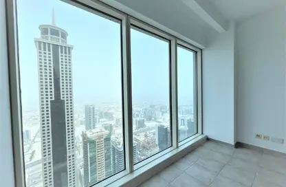 شقة - غرفة نوم - 2 حمامات للايجار في برج  UP - شارع الشيخ زايد - دبي