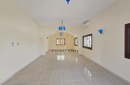 Villa - 3 Bedrooms - 4 Bathrooms for rent in Al Rifa'ah - Al Heerah - Sharjah