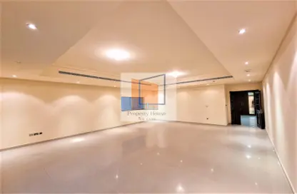 Empty Room image for: Apartment - 3 Bedrooms - 4 Bathrooms for rent in Silver Wave Tower - Al Mina - Abu Dhabi, Image 1