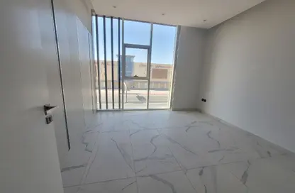 Empty Room image for: Apartment - 3 Bedrooms - 4 Bathrooms for rent in Muwaileh Commercial - Sharjah, Image 1