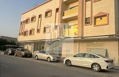 عمارة بالكامل - 8 غرف نوم - 8 حمامات للبيع في 1 المويهات - المويهات - عجمان
