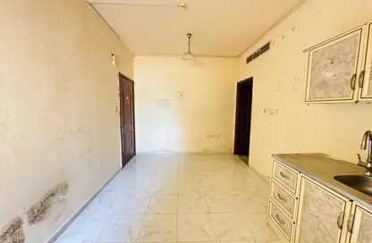 Apartment - Studio - 1 Bathroom for rent in Fire Station Road - Muwaileh - Sharjah