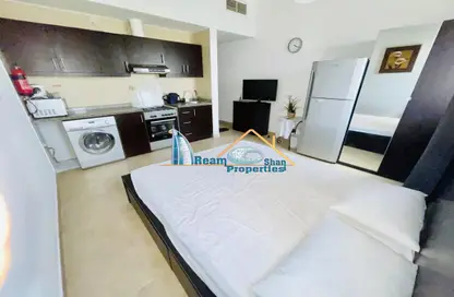 Apartment - 1 Bathroom for rent in Silicon Gates - Dubai Silicon Oasis - Dubai