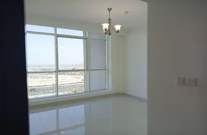 شقة - غرفة نوم - 2 حمامات للايجار في ماجيستك تاور - شارع الابراج - الخليج التجاري - دبي