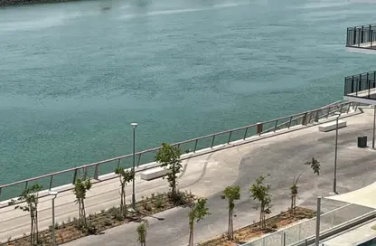 Apartment - Studio - 1 Bathroom for rent in Waters Edge - Yas Island - Abu Dhabi