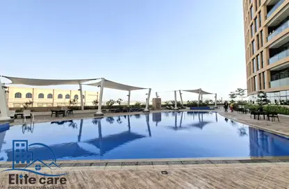 Apartment - 4 Bedrooms - 5 Bathrooms for rent in United Square - Al Khalidiya - Abu Dhabi