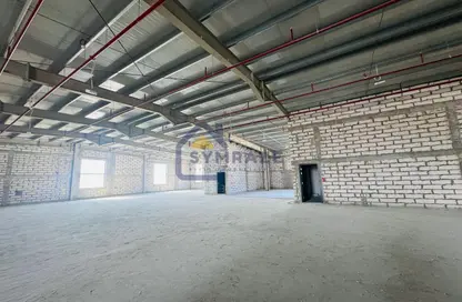 عمارة بالكامل - استوديو - 2 حمامات للايجار في جبل علي - دبي