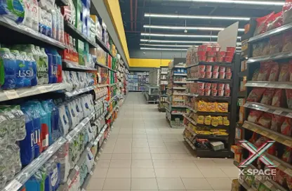 Retail - Studio - 4 Bathrooms for rent in Jumeirah 1 - Jumeirah - Dubai