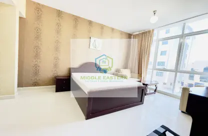 صورة لـ غرفة- غرفة النوم شقة - 1 حمام للايجار في شارع هزاع بن زايد الأول - معسكر آل نهيان - أبوظبي ، صورة رقم 1
