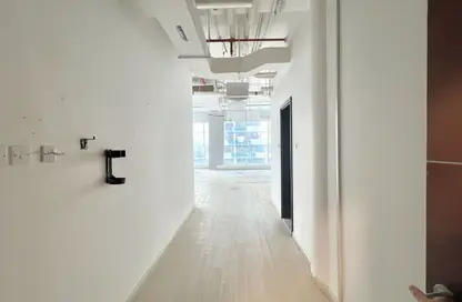 مكتب - استوديو - 1 حمام للايجار في برج المنارة - الخليج التجاري - دبي