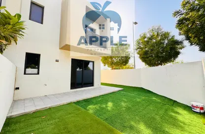 Townhouse - 2 Bedrooms - 4 Bathrooms for rent in Nasma Residence - Al Tai - Sharjah