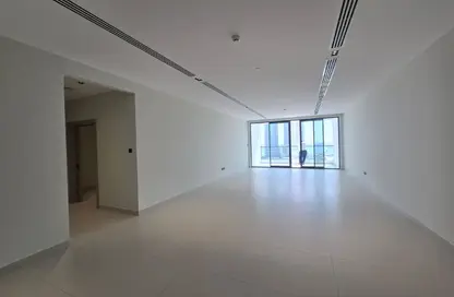 Apartment - 3 Bedrooms - 5 Bathrooms for sale in Al Khan - Sharjah