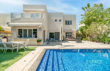 Villa - 5 Bedrooms - 4 Bathrooms for sale in Meadows 2 - Meadows - Dubai