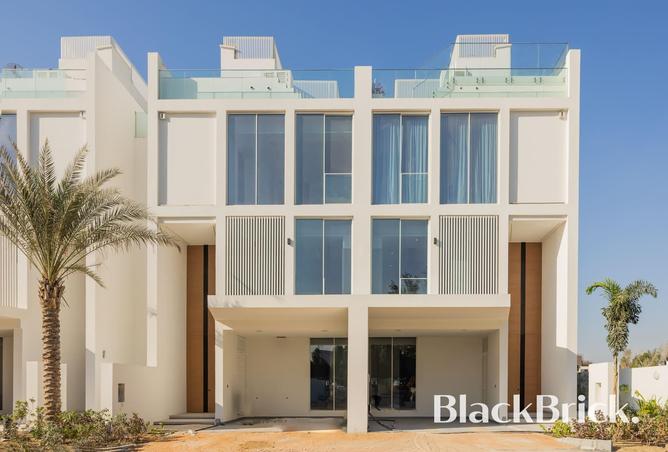 Unique Fully Furnished | Front Row On The Bay