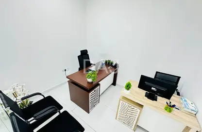 Office Space - Studio - 1 Bathroom for rent in Red Avenue - Al Garhoud - Dubai