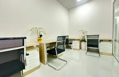 Office Space - Studio - 1 Bathroom for rent in Red Avenue - Al Garhoud - Dubai