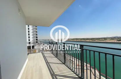 Apartment - 3 Bedrooms - 4 Bathrooms for sale in Waters Edge - Yas Island - Abu Dhabi