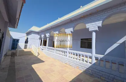 Villa - 7 Bedrooms - 7+ Bathrooms for sale in Khuzam - Ras Al Khaimah