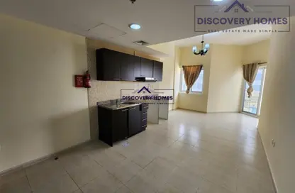 Apartment - Studio - 1 Bathroom for rent in Silicon Gates 2 - Silicon Gates - Dubai Silicon Oasis - Dubai