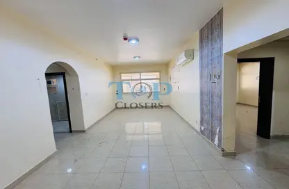 شقة - 2 غرف نوم - 2 حمامات للايجار في العامريه - الجيمي - العين