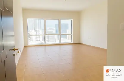 شقة - 3 غرف نوم - 3 حمامات للايجار في برج الإمارات - شارع حمدان - أبوظبي