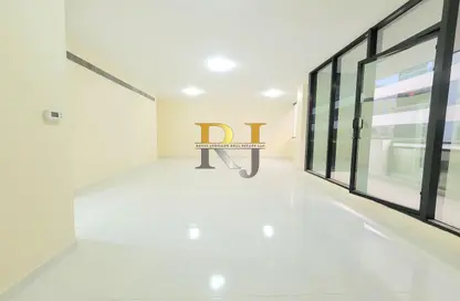 Apartment - 3 Bedrooms - 4 Bathrooms for rent in Golden Sands 7 - Mankhool - Bur Dubai - Dubai
