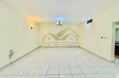 شقة - 3 غرف نوم - 3 حمامات للايجار في عود ميثاء - بر دبي - دبي