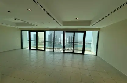 Apartment - 3 Bedrooms - 5 Bathrooms for rent in Al Khan Corniche - Al Khan - Sharjah