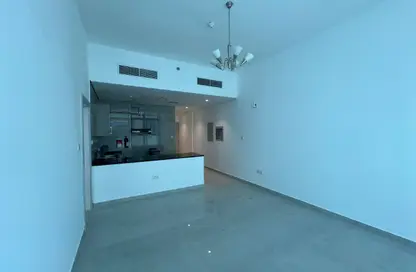 Apartment - 1 Bedroom - 2 Bathrooms for rent in Jumeirah Garden City - Al Satwa - Dubai