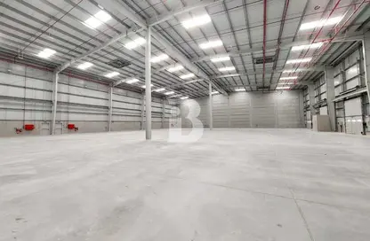 Warehouse - Studio for rent in Al Markaz Industrial Development - Al Dhafrah - Abu Dhabi