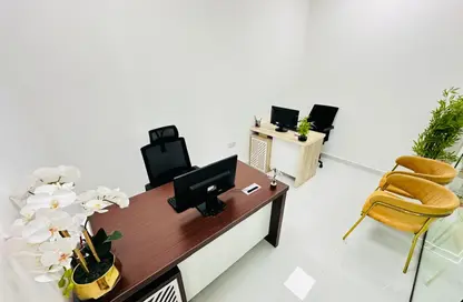 Office Space - Studio - 1 Bathroom for rent in Red Avenue - Al Garhoud - Dubai