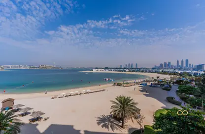 Apartment - 2 Bedrooms - 3 Bathrooms for rent in Al Msalli - Shoreline Apartments - Palm Jumeirah - Dubai