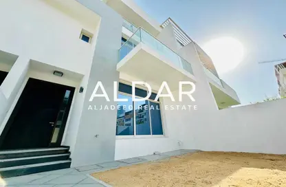 Villa - 3 Bedrooms - 5 Bathrooms for rent in Somerset Mews - Jumeirah Village Circle - Dubai