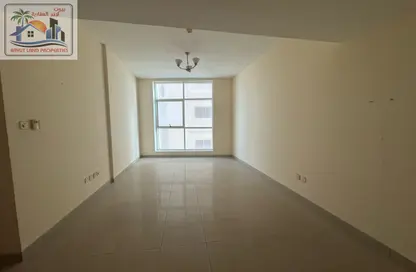 Apartment - 1 Bedroom - 2 Bathrooms for rent in Corniche Tower - Ajman Corniche Road - Ajman
